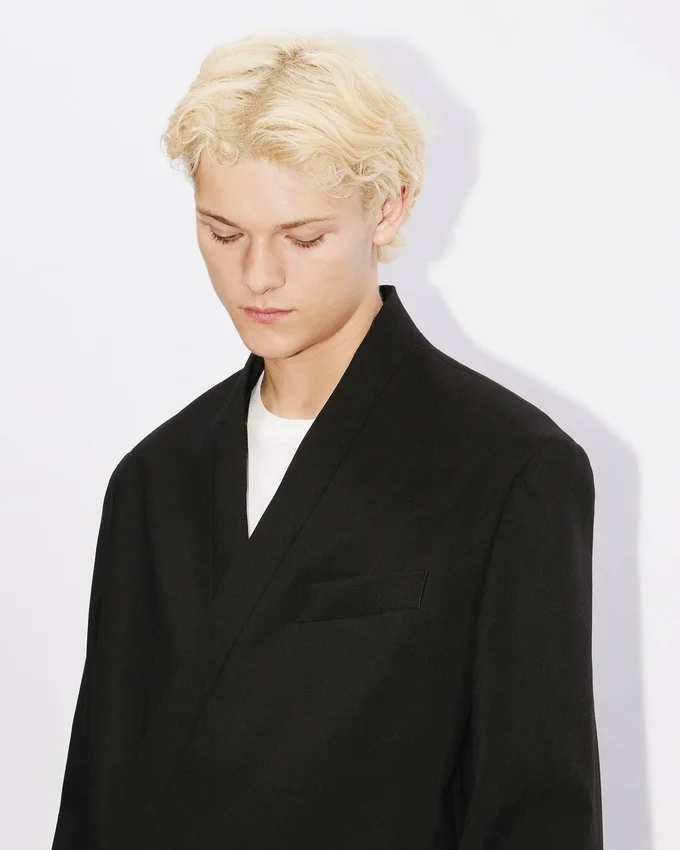 Giacca kimono sartoriale in lana vergine Giacca kimono sartoriale in lana vergine