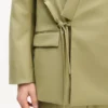 Giacca sartoriale a doppio petto stile kimono in lana vergine Giacca sartoriale a doppio petto stile kimono in lana vergine