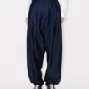 Pantaloni a pieghe in lana vergine e seta Pantaloni a pieghe in lana vergine e seta