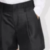 Pantaloni corti sartoriali in lana vergine e seta Pantaloni corti sartoriali in lana vergine e seta
