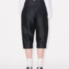 Pantaloni cropped sartoriali a pieghe in lana vergine e seta Pantaloni cropped sartoriali a pieghe in lana vergine e seta
