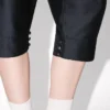 Pantaloni cropped sartoriali a pieghe in lana vergine e seta Pantaloni cropped sartoriali a pieghe in lana vergine e seta