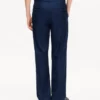 Pantaloni dritti sartoriali in lana vergine Pantaloni dritti sartoriali in lana vergine