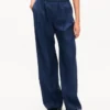 Pantaloni elasticizzati in lana vergine Pantaloni elasticizzati in lana vergine