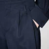 Pantaloni sartoriali a gamba larga in lana vergine Pantaloni sartoriali a gamba larga in lana vergine