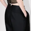 Pantaloni sartoriali a pieghe in lana vergine e seta Pantaloni sartoriali a pieghe in lana vergine e seta