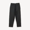 Pantaloni sartoriali a pieghe in lana vergine e seta Pantaloni sartoriali a pieghe in lana vergine e seta