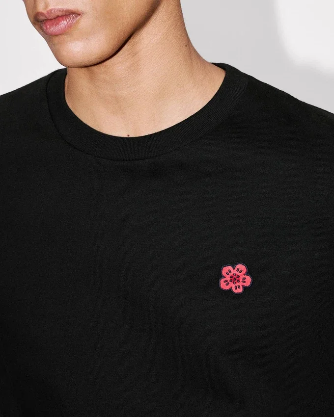 T-shirt in cotone con ricamo “Boke Flower” T-shirt in cotone con ricamo “Boke Flower”