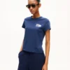 T-shirt slim fit con ricamo “Kenzo Paris Emblem” in cotone T-shirt slim fit con ricamo “Kenzo Paris Emblem” in cotone